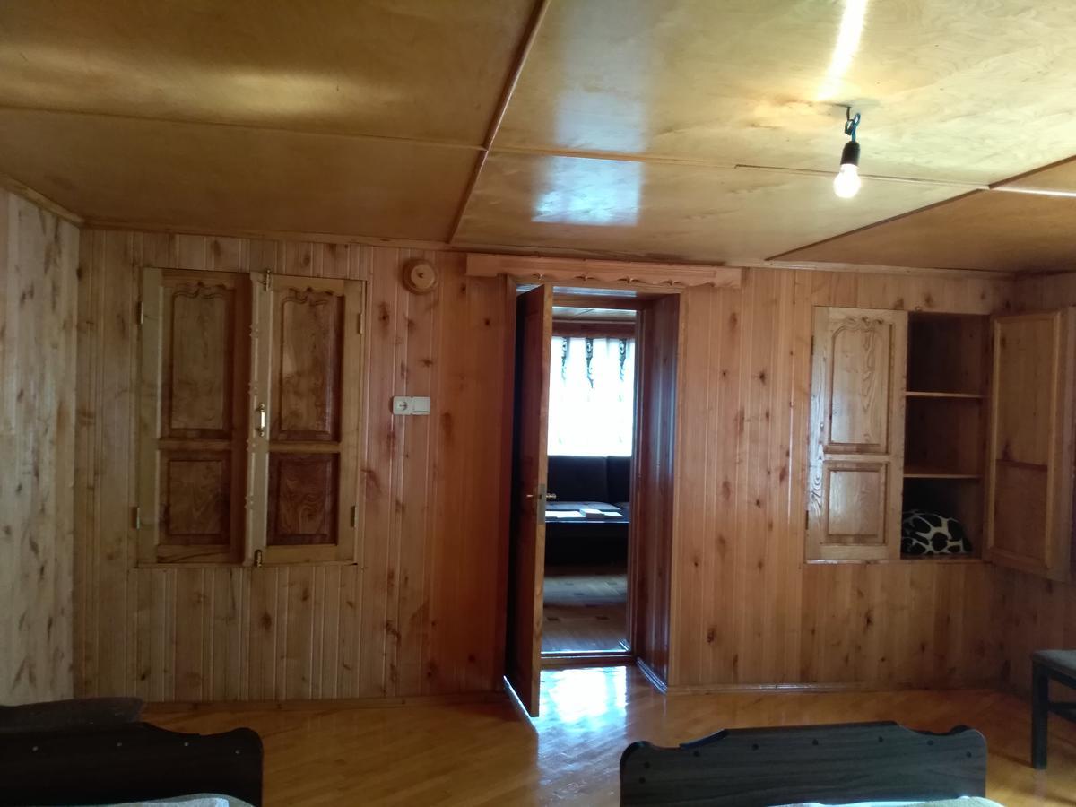 Guest House Anisa Birkiani Exterior photo